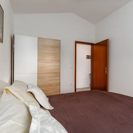 Komfortables Nur 600 Meter Zum Und Zum Unesco-weltkulturerbe Poreč