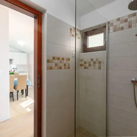 Komfortables Nur 600 Meter Zum Und Zum Unesco-weltkulturerbe * Porec